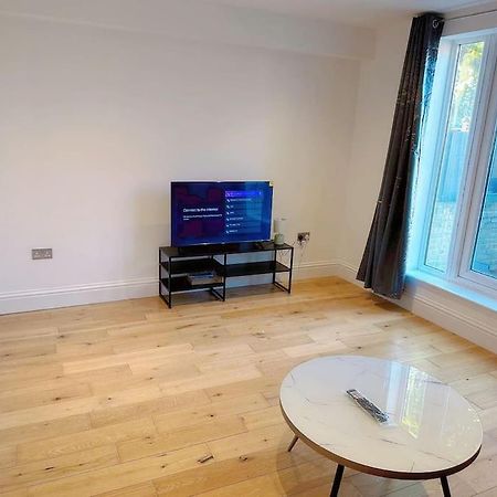 1 Bed Room Flat Near Central Londra Esterno foto