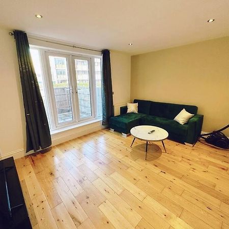 1 Bed Room Flat Near Central Londra Esterno foto