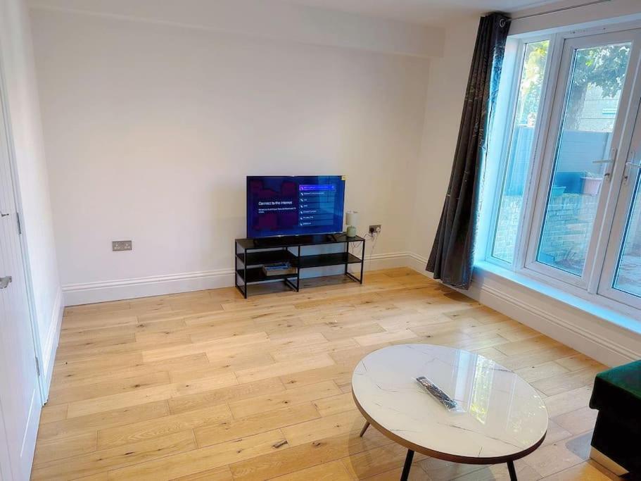 1 Bed Room Flat Near Central Londra Esterno foto