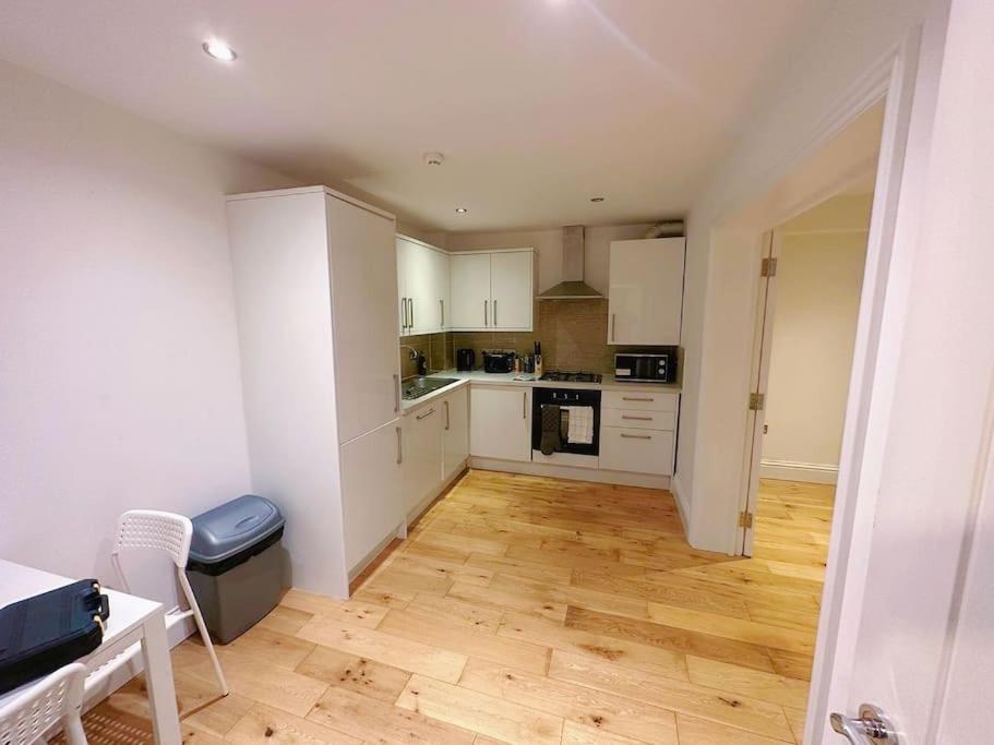 1 Bed Room Flat Near Central Londra Esterno foto
