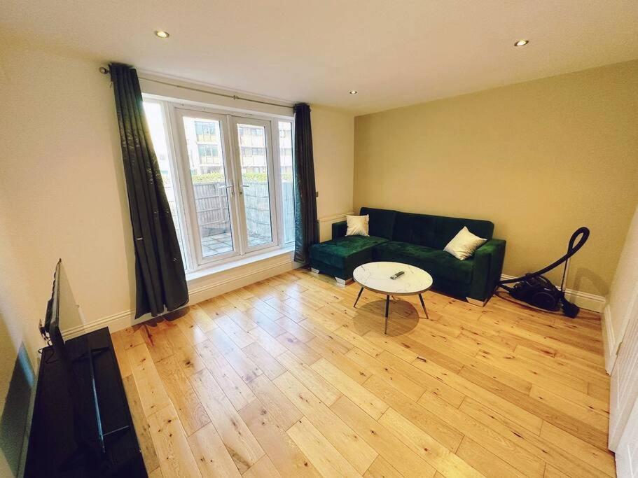 1 Bed Room Flat Near Central Londra Esterno foto