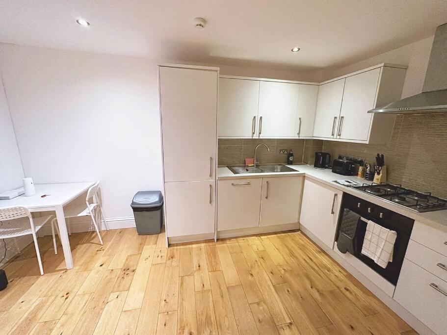 1 Bed Room Flat Near Central Londra Esterno foto