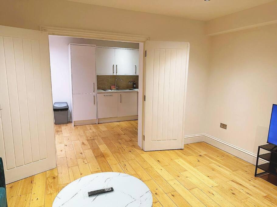 1 Bed Room Flat Near Central Londra Esterno foto