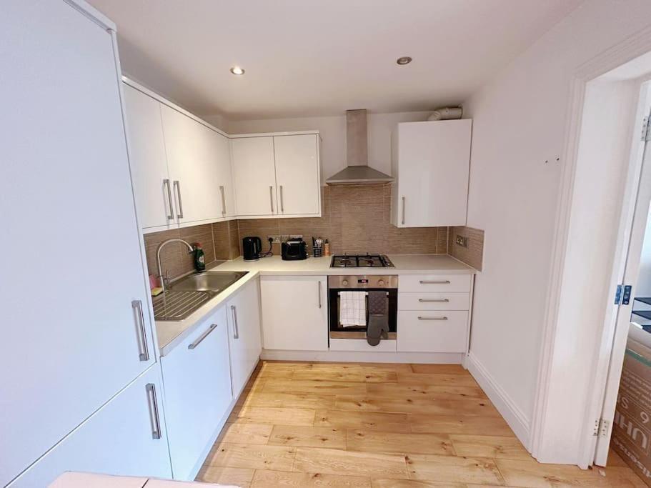 1 Bed Room Flat Near Central Londra Esterno foto